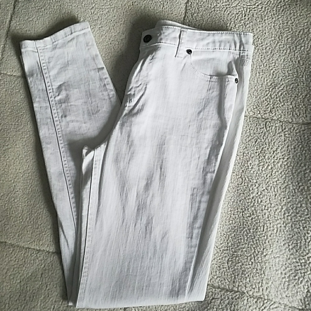 ✔SALE✔ 🌼 BISOU BISOU SKINNY JEANS